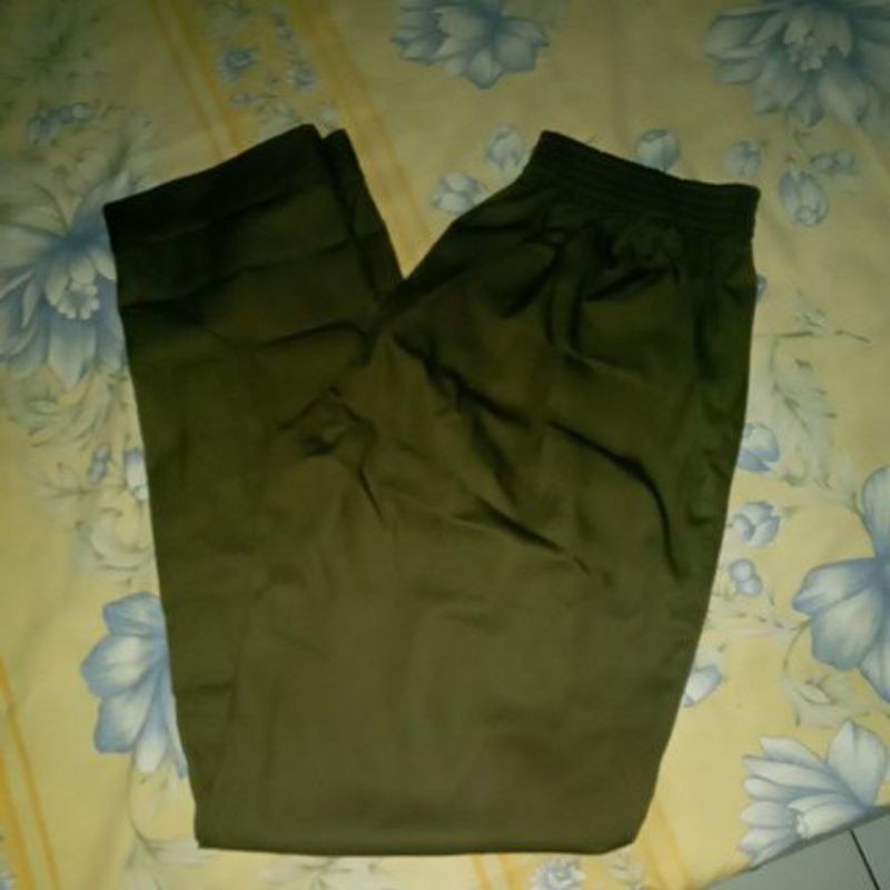 PRELOVED CELANA BAHAN E-BIZZA CLO_ID B