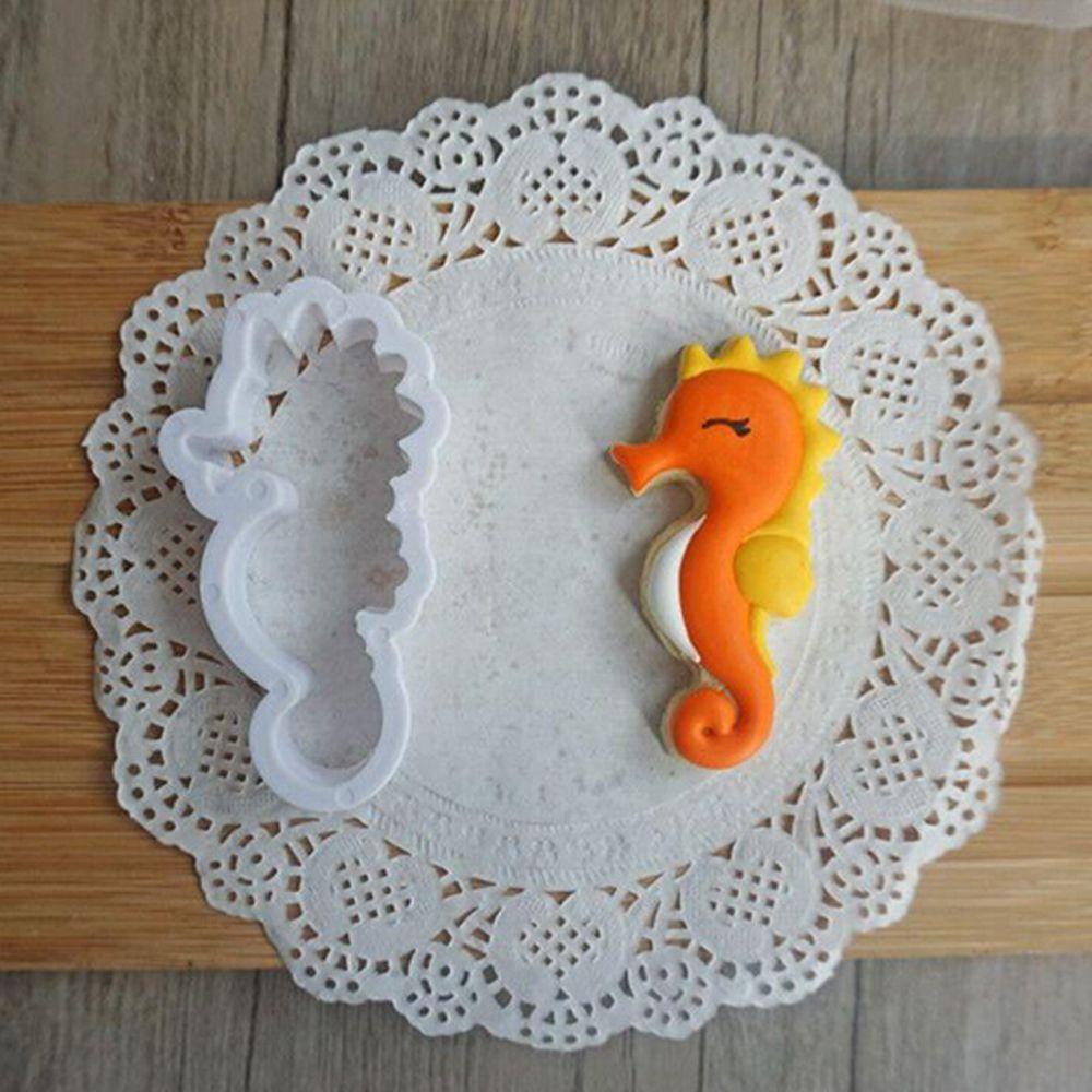 [Elegan] Cookie Cutter DIY Plastik Ikan Paus Dolphin Gurita Kepiting Turtle Pastry Baking Fondant Tools