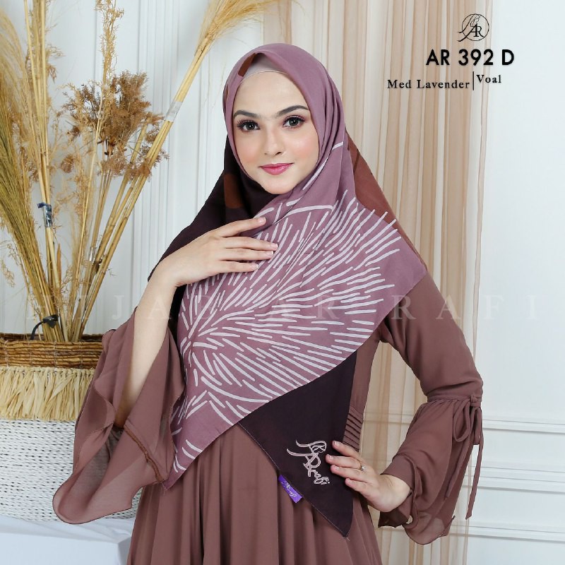 Hijab Arrafi Segiempat Terbaru AR 392 D Voal Motif Premium Hasenna Hijab