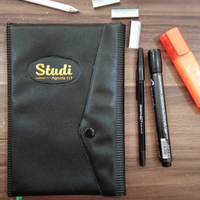 

Note Book Buku Tulis Buku Catatan Buku Murah Agenda STUDI 117 Hitam