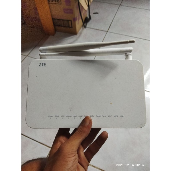 Modem TERLARIS ZTE V3 + CHARGER / ADAPTOR