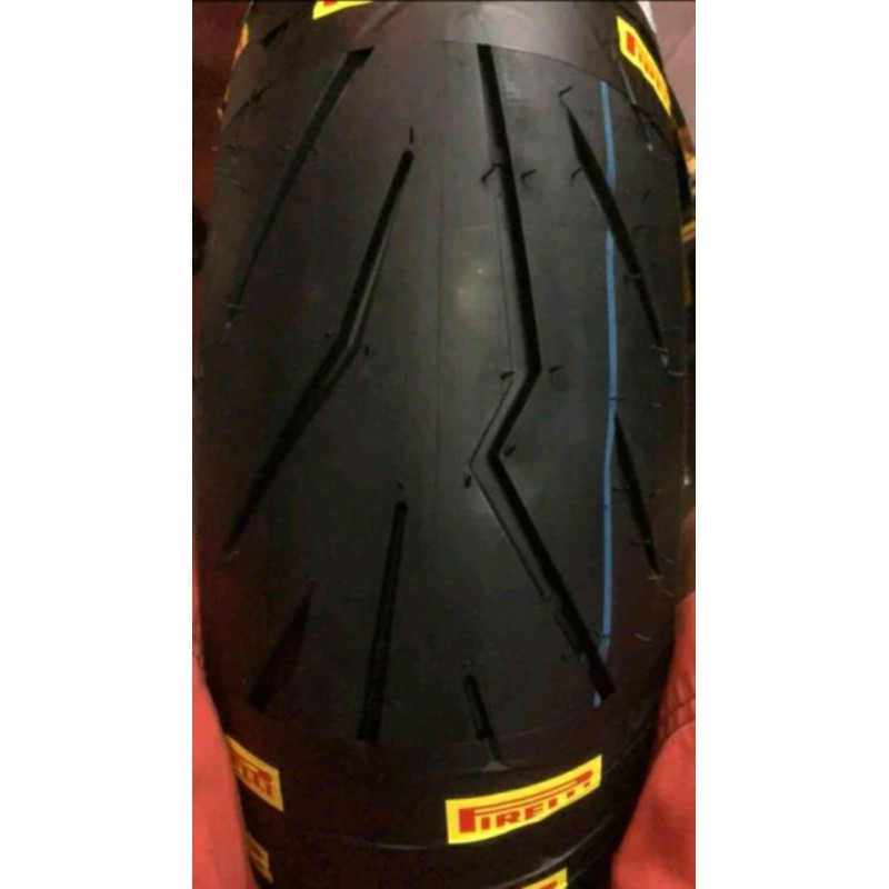 Ban luar pirelli diablo rosso sport 150 60 ring 17 tubeleess