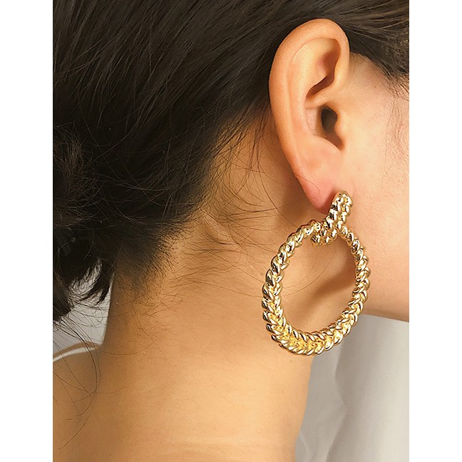 LRC Anting Tusuk Fashion Large Geometric Hollow Embossed Round Earrings F35804