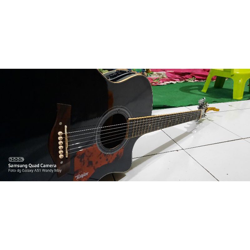 gitar elektrik taylor