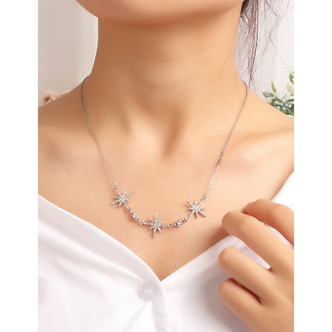 LRC Kalung Fashion Silver Star Necklace With Diamond Necklace D07712