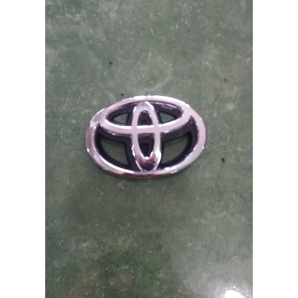 logo toyota innova