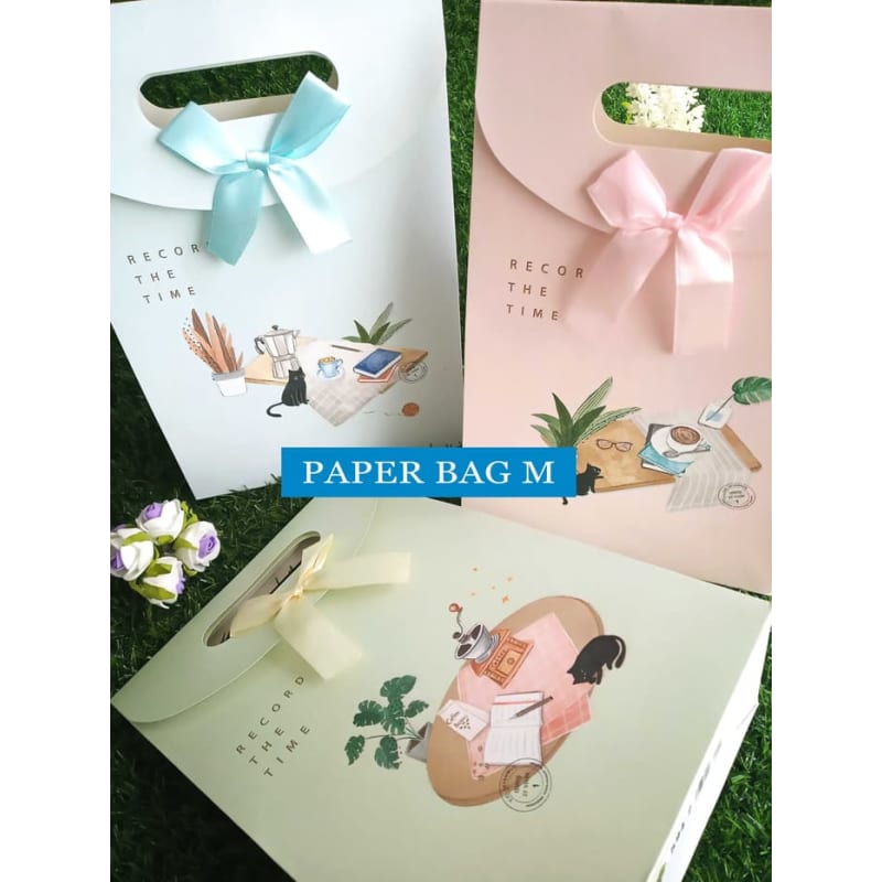 

Paper Bag Motif / Tas Kertas Kado / Tas Ulang tahun - M Record Cat