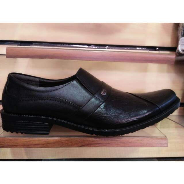 Sepatu fantofel pria jumbo BLACKDECKER size 44 - 45