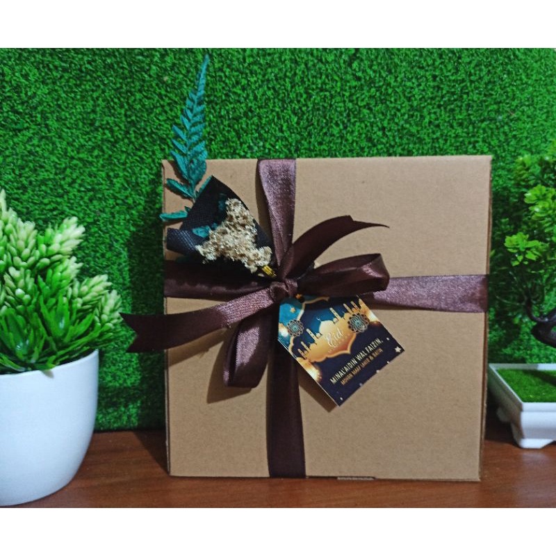 

PAKET BOX HAMPERS / TALI PITA