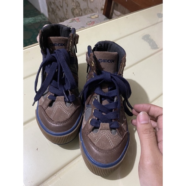 preloved sepatu anak geox