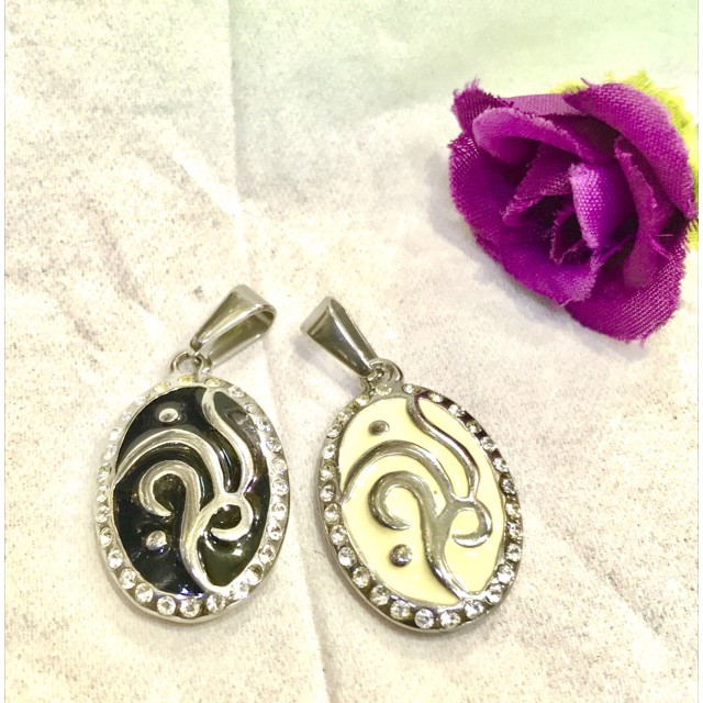 Leontin kalung titanium motif pohon