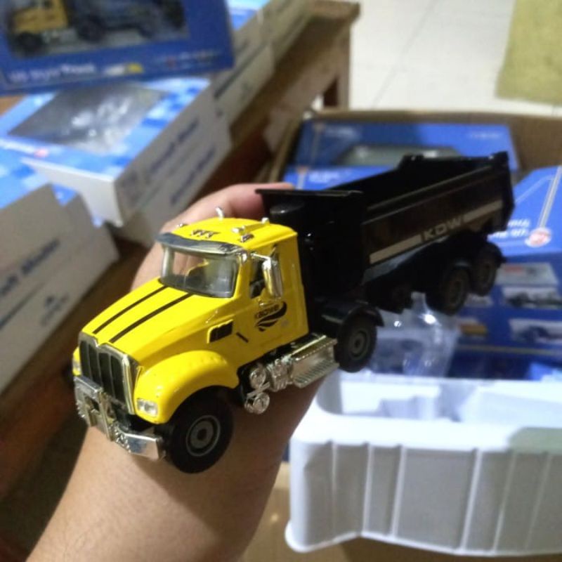 Diecast Miniatur Alat Berat Dump Truk Tambang Konstruksi 1:50 Mainan