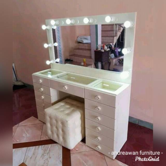 Meja rias lampu meja rias murah meja rias artis meja rias putih mejarias Jepara