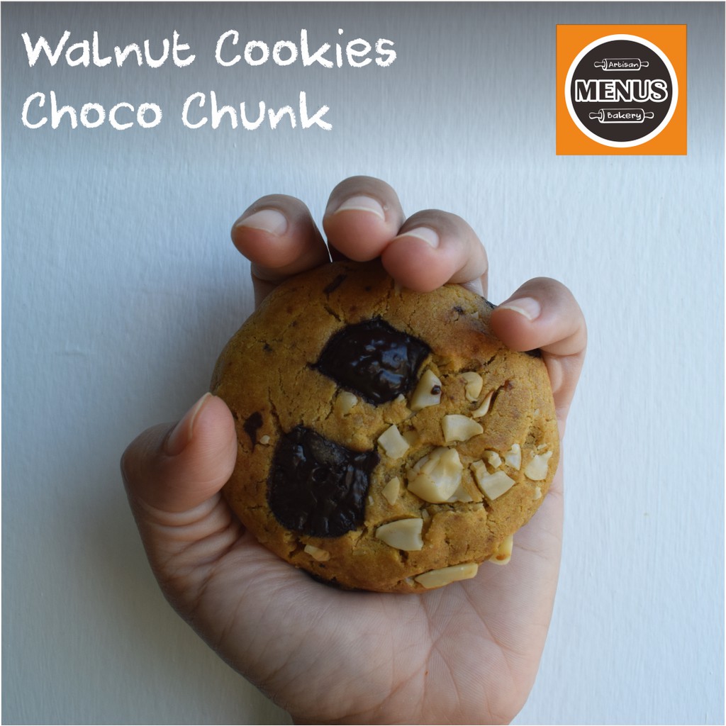 

Soft Baked Walnut Choco Chunk Cookies (isi 5)