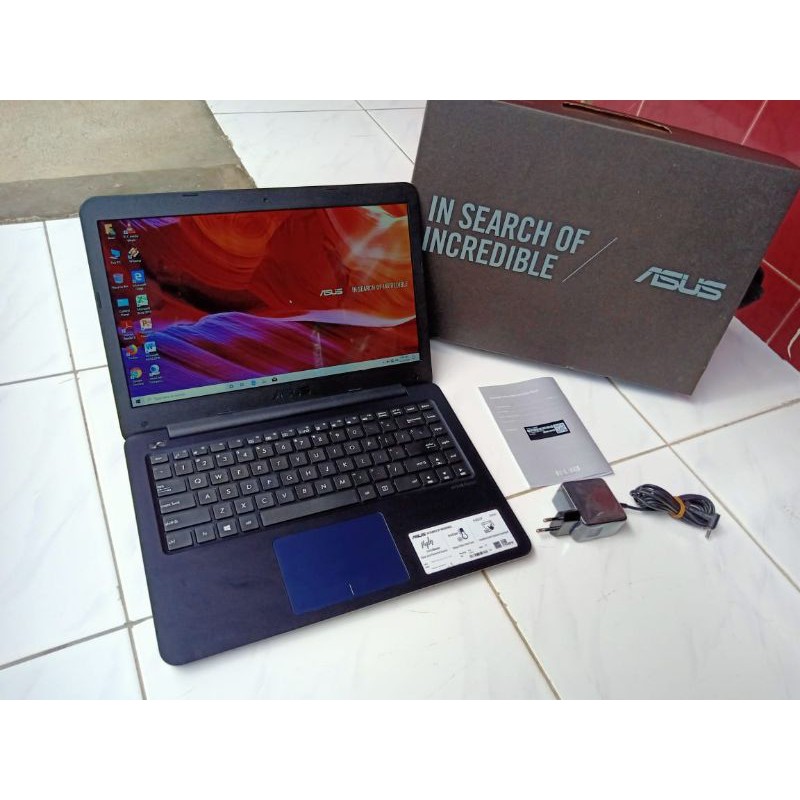 Laptop Asus E402Y AMD E2-7015 Ram 4gb SSD 256 GB