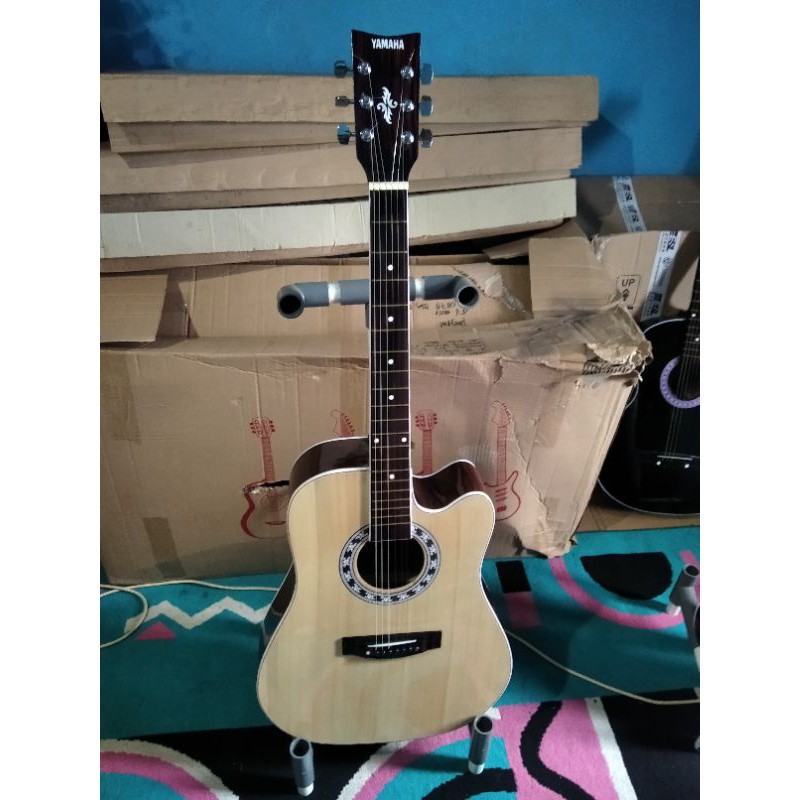 gitar custom akustik merk yamaha f310