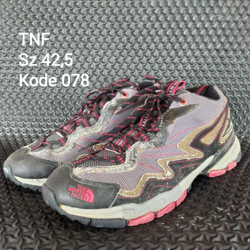 sepatu outdoor second the north face kode 078