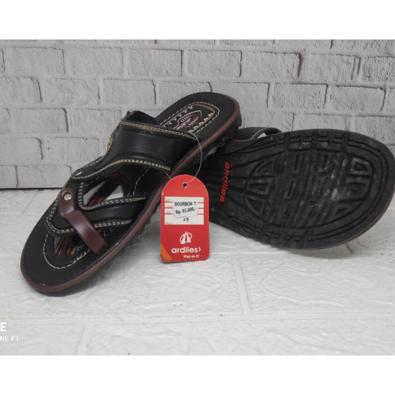 SANDAL ARDILES HAZARD  DAN BOURBON HARGA OBRAL 38+43 dan 33-37