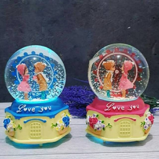 Kotak musik Snowball Hellokitty Snow glovbe waterball kado unik romantis