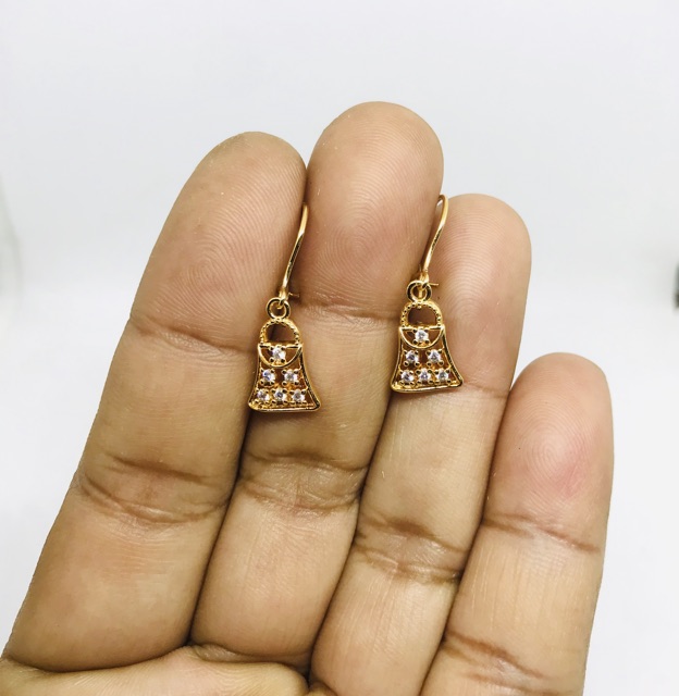 Anting wanita //anting model gantung //perhiasan anting// anting permata //anting