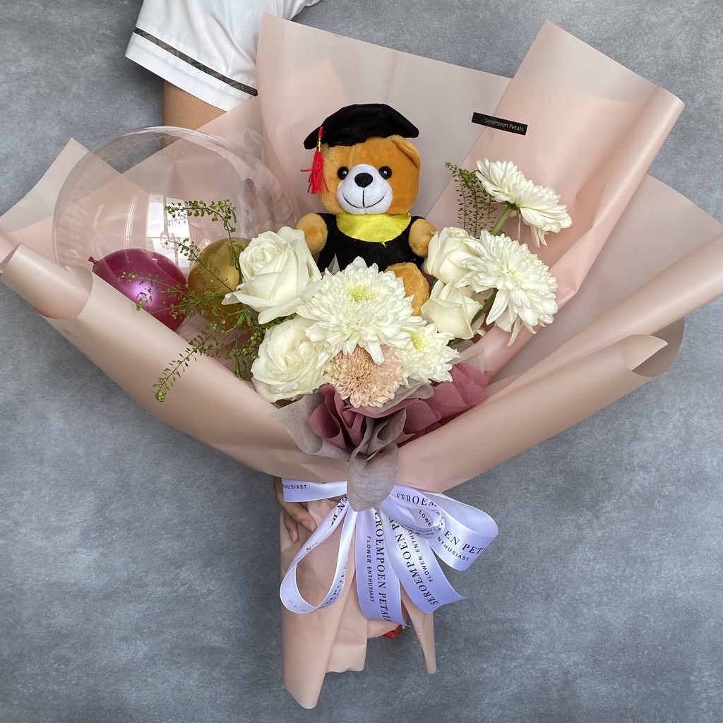 Fin Bouquet - Buket wisuda bunga fresh, balon, dan boneka ukuran Large