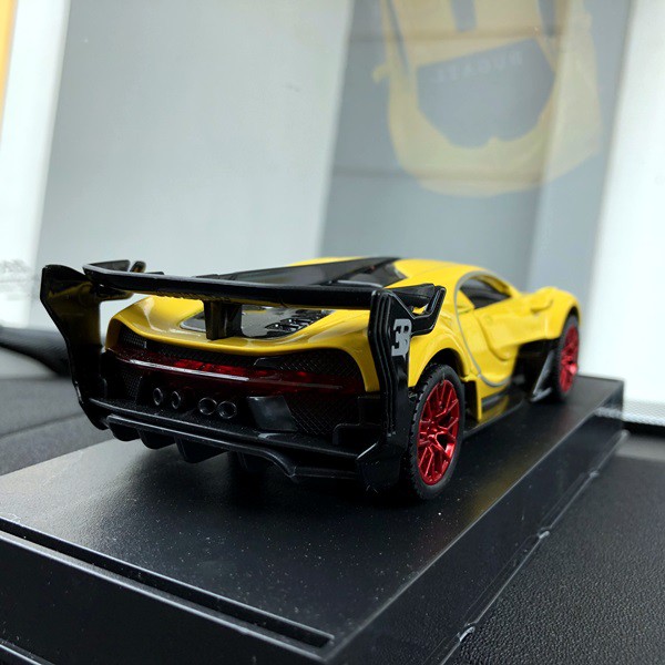 Pajangan BUGATTI VISION GRAN TURISMO Miniatur Parfum Parfume Pewangi Mobil