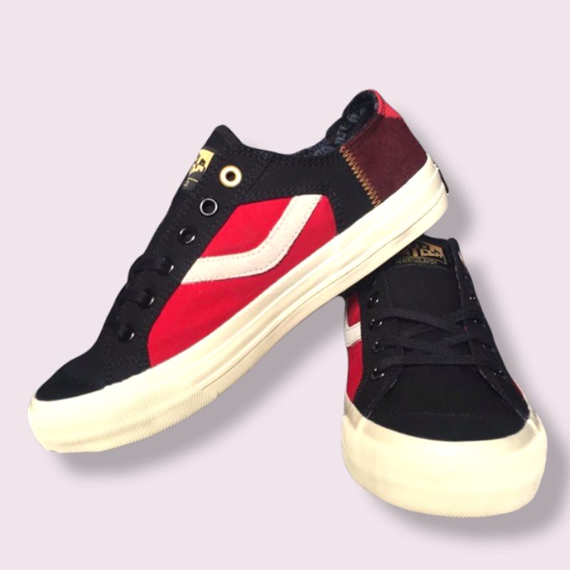 VENTELA SANG SEKERTA YANG AYAM LOW