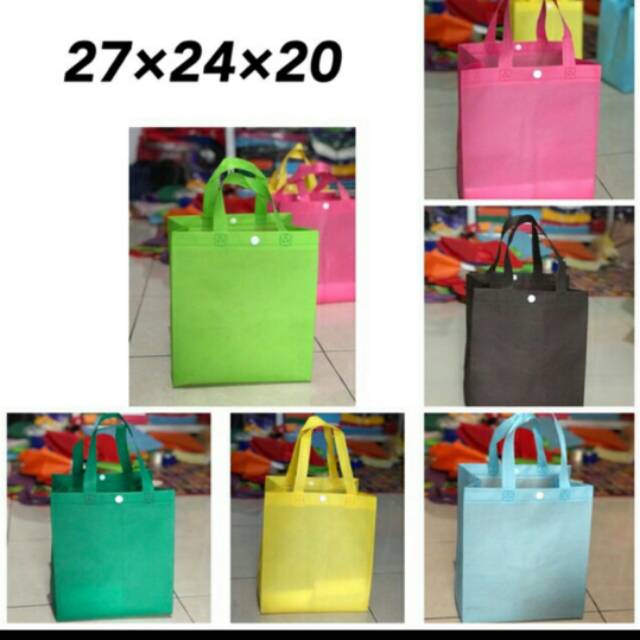 

BOX CAKE UNTUK HAJATAN ALAS 24 x 20 KAIN SPUNDBOND