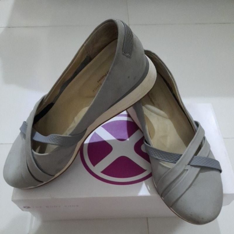 Preloved Hush Puppies The Body Shoe S 36 Outsole 23.5cm Women Shoes Sepatu Wanita