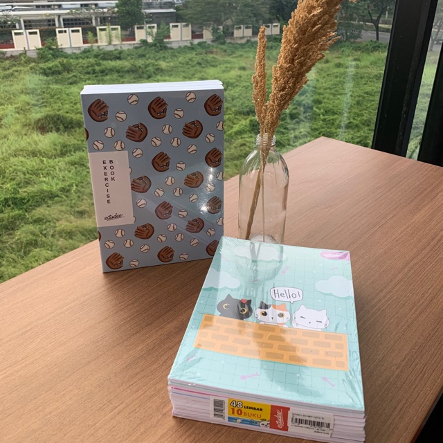 

Buku tulis estudee B5 karakter