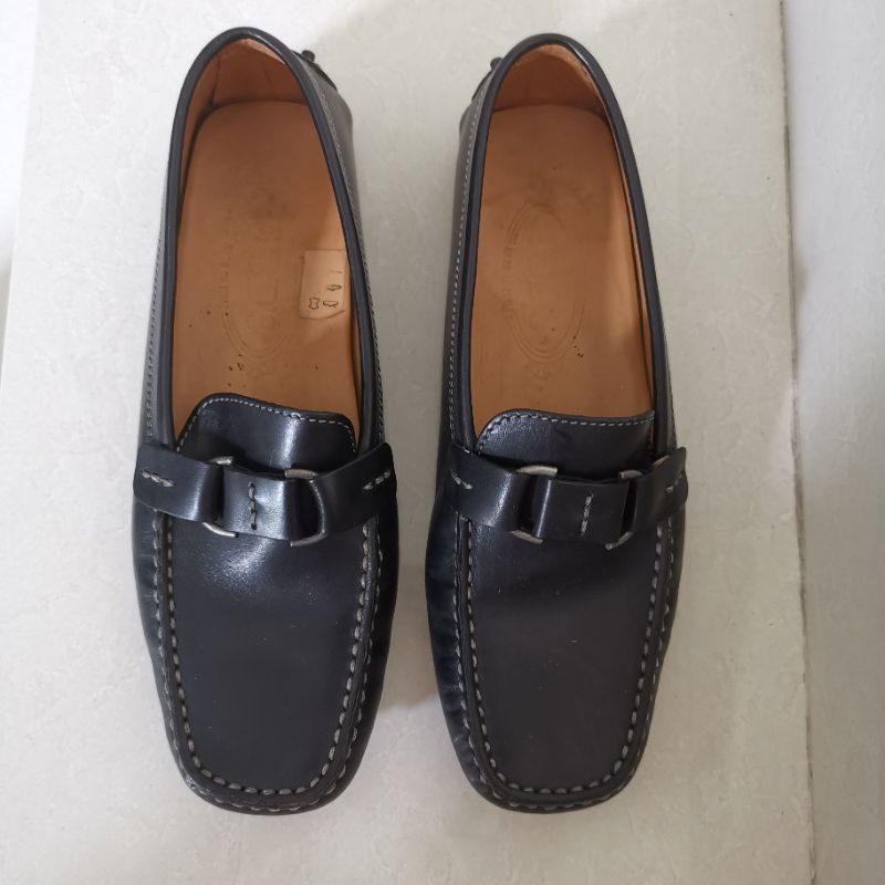 Authentic Tods leather loafers size 37