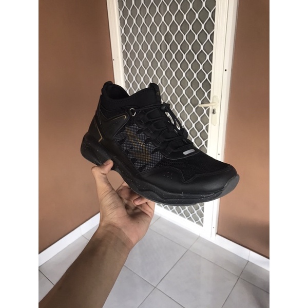 Sneakers 910 (Nineten) Hajime