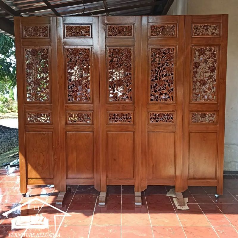 Seketsel jati mininalis / Penyekat ruangan jati minimalis / Pembatas ruangan jati minimalis