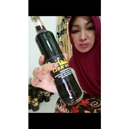 

Madu Hitam Asli dari hasil penakaran lebah madu alam dari jambi