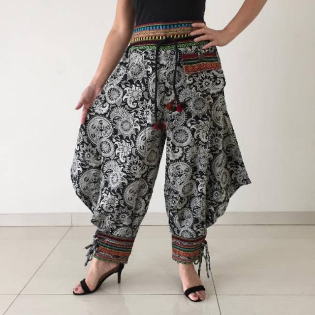 Celana Alibaba motif kerang