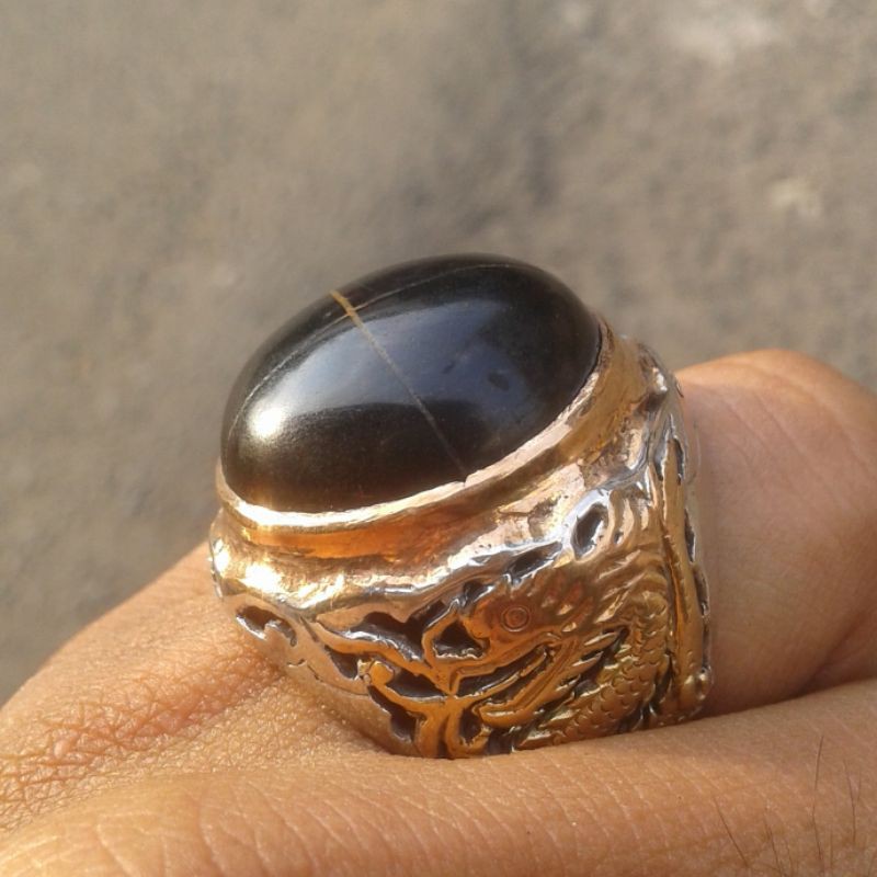 Batu tapak jalak hitam