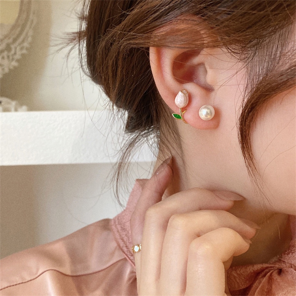 Anting Stud Bentuk Bunga Tulip Aksen Mutiara Warna Pink Untuk Wanita