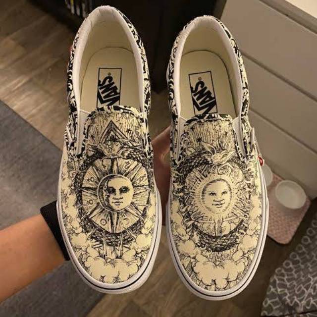 ouroboros slip on vans