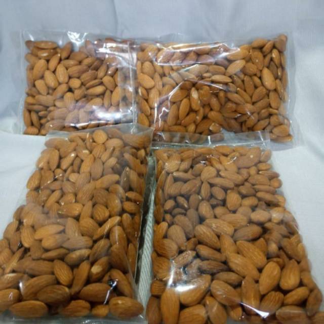 

Kacang Almond 500 gram
