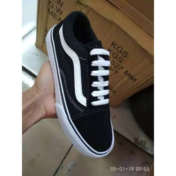 sepatu sneakers vans old skool murah berkualitas