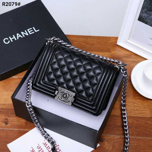 Chanel boy 20cm Lambskin Leather 279