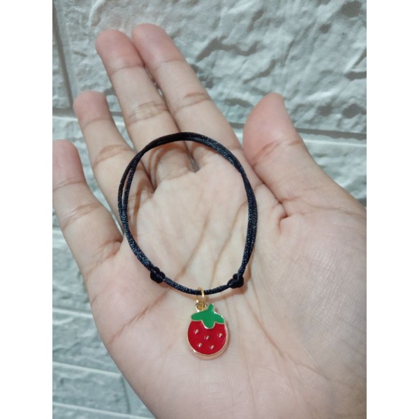 gelang charm strawberry tali satin 1mm