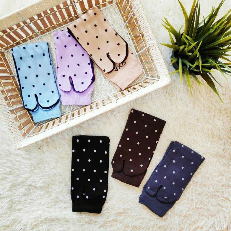 Kaos Kaki SOKA Essentials Polkadot - Kaos kaki Jempol Pendek Size M Motif