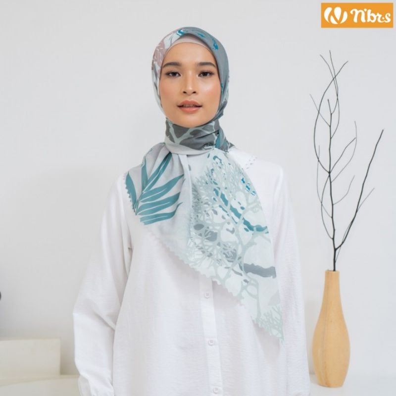 HIJAB SEGIEMPAT MOTIF SHAJARA SCARF © NIBRAS