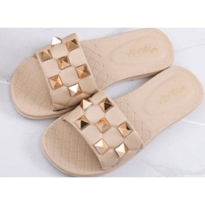 Sandal Slop JellyWanita Motif Kotak Duri Gold Cantik Keren Elegant Mewah Import Mokaya / Size 37-41 ( 2132 )-cream