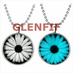 Kalung Liontin Glow in The Dark - FLOWER
