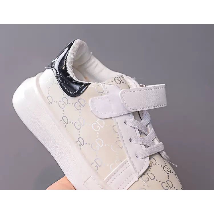 (Kiddiwear) Sepatu Sneakers anak / Sepatu Anak Casual  Import Usia 1-5 Tahun mbk87