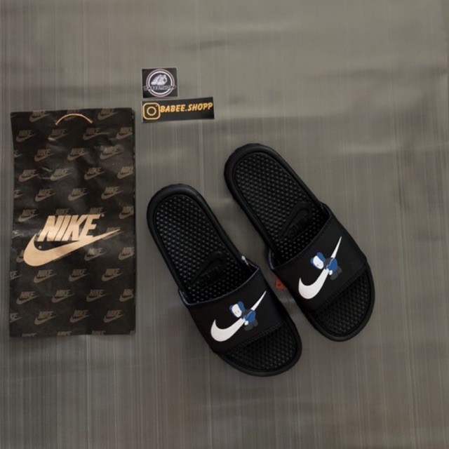 SANDAL NIKE X KAWS