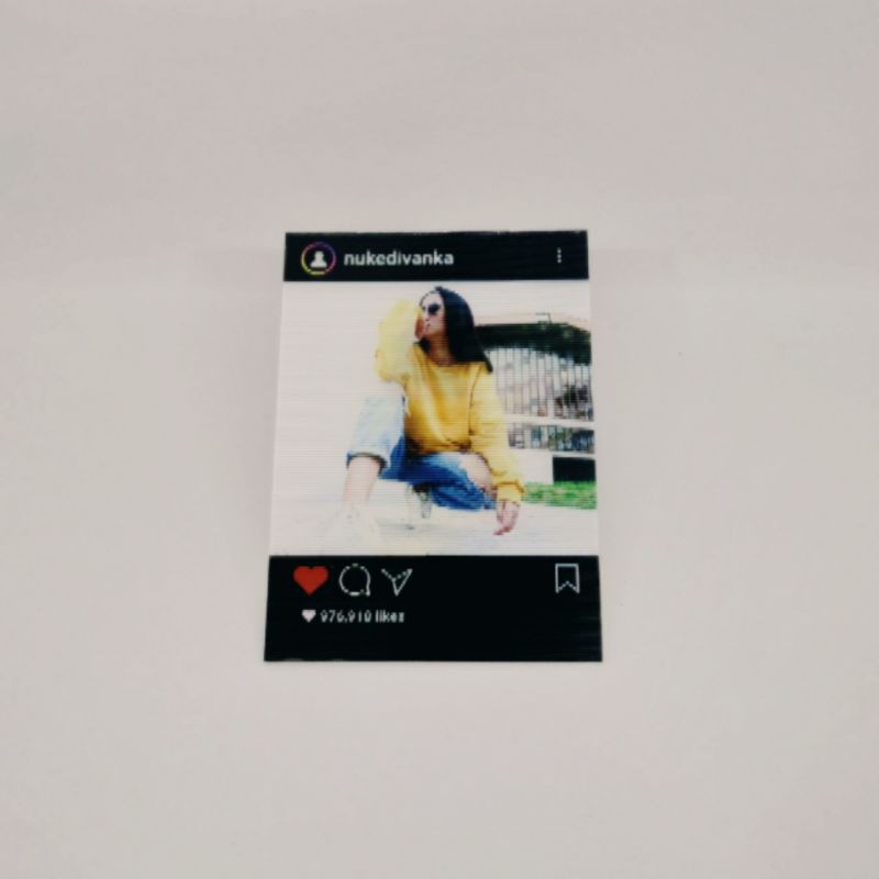 

The HoloGrail Holographic IG Black / Foto Kekinian/ Souvenir/ Hadiah / Custom / Hologram / 3D