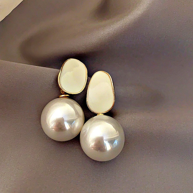 Korea S925 Silver Needle Pearl Earrings Temperamen Net Merah Kepribadian Stud Earrings Wanita Aksesoris